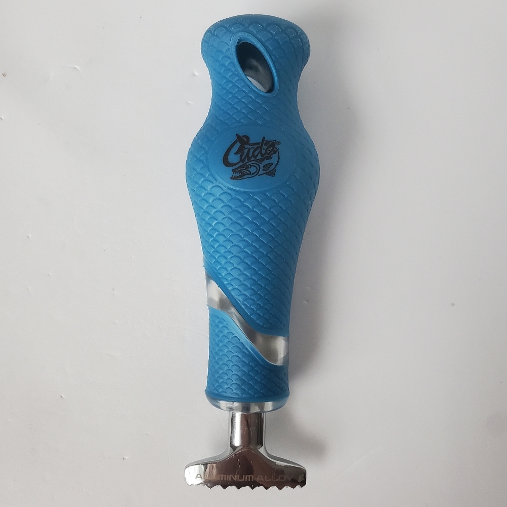Cuda 6" Skin Gripper Designed to Hold Fish Skin While Filleting